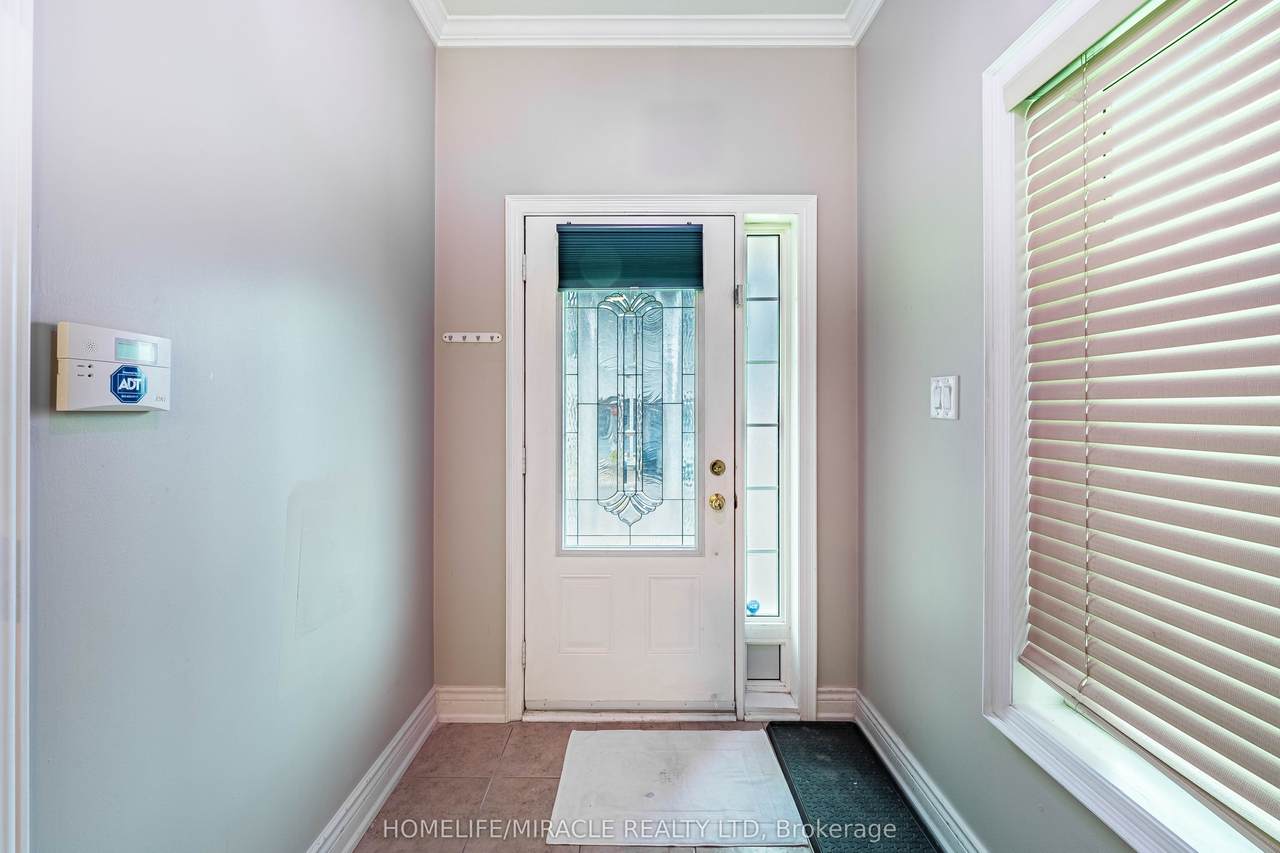 https://bt-photos.global.ssl.fastly.net/toronto/1280_boomver_1_E13602164-1.jpg