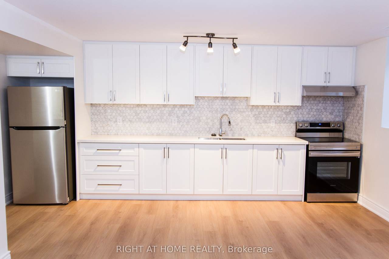 https://bt-photos.global.ssl.fastly.net/toronto/1280_boomver_1_E13614058-1.jpg
