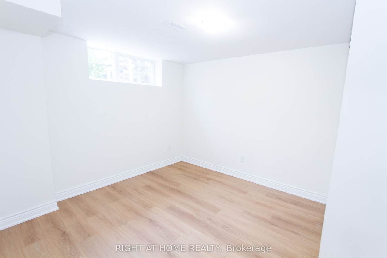https://bt-photos.global.ssl.fastly.net/toronto/1280_boomver_1_E13614058-1.jpg