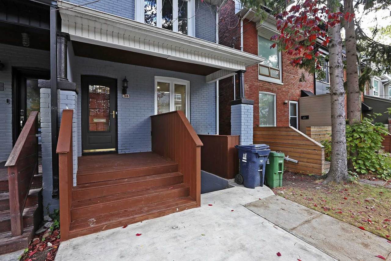 147 Hastings Ave - Photo 1