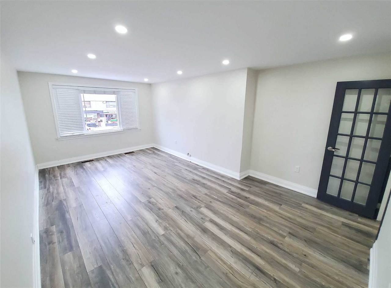 478 Cosburn Ave - Photo 1