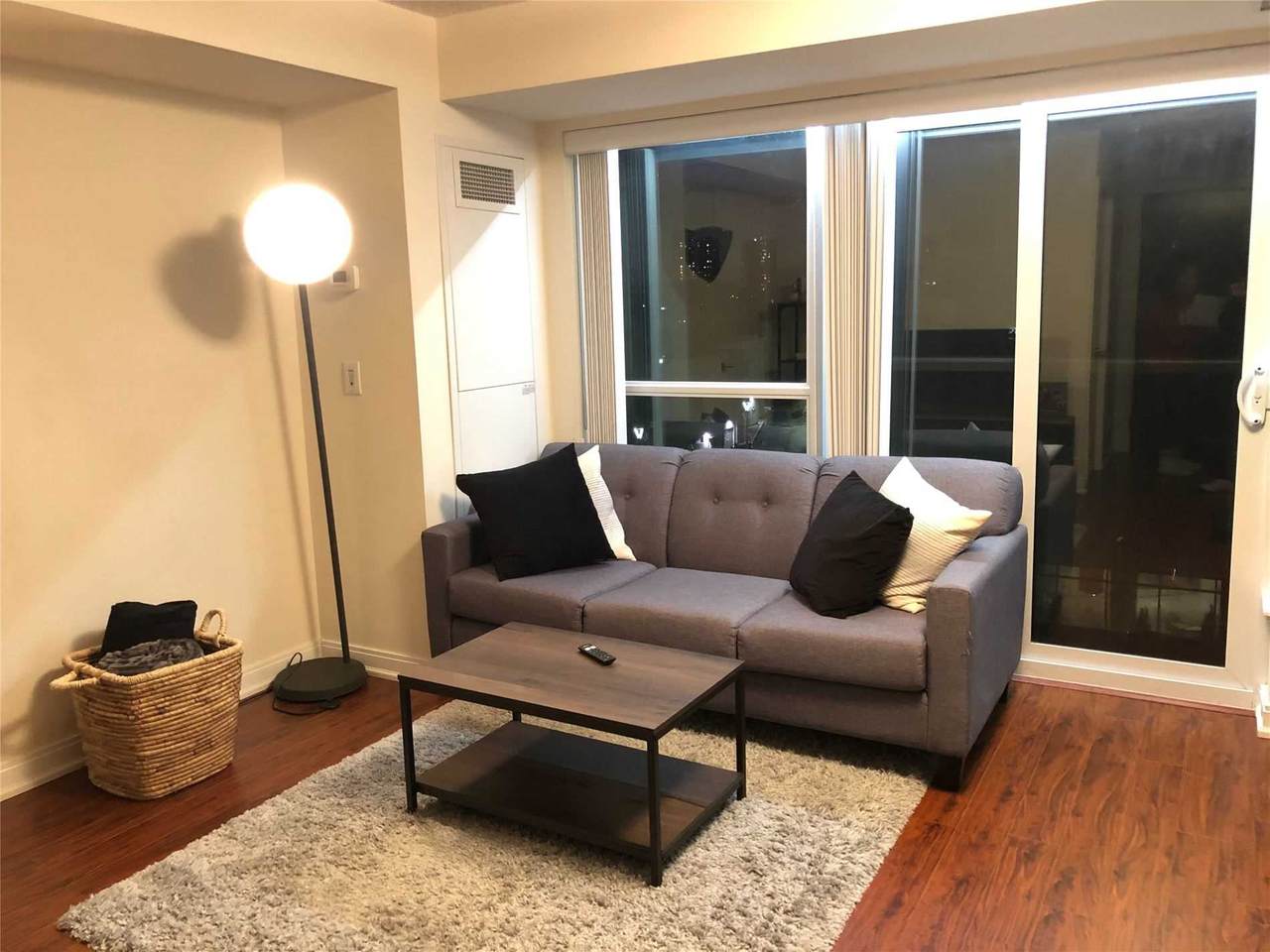 181 Village Green Sq - Photo 1