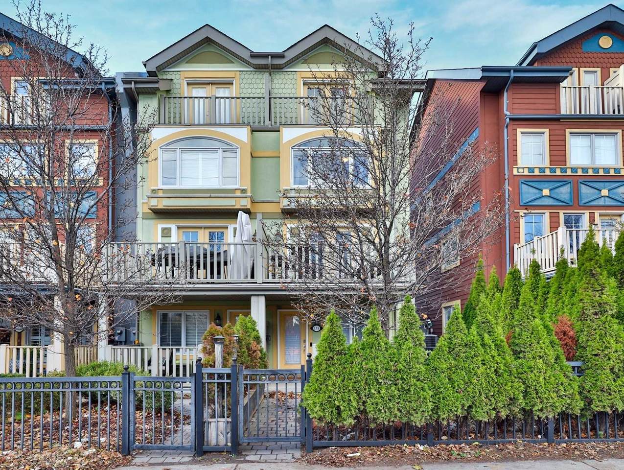 138 Woodbine Ave - Photo 1