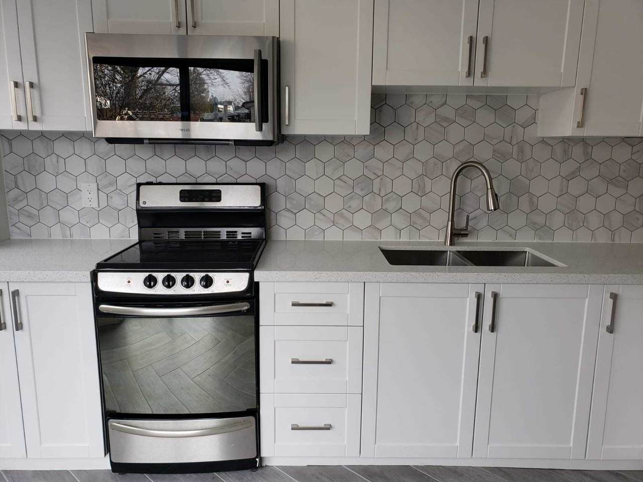 88 Harris Ave - Photo 1