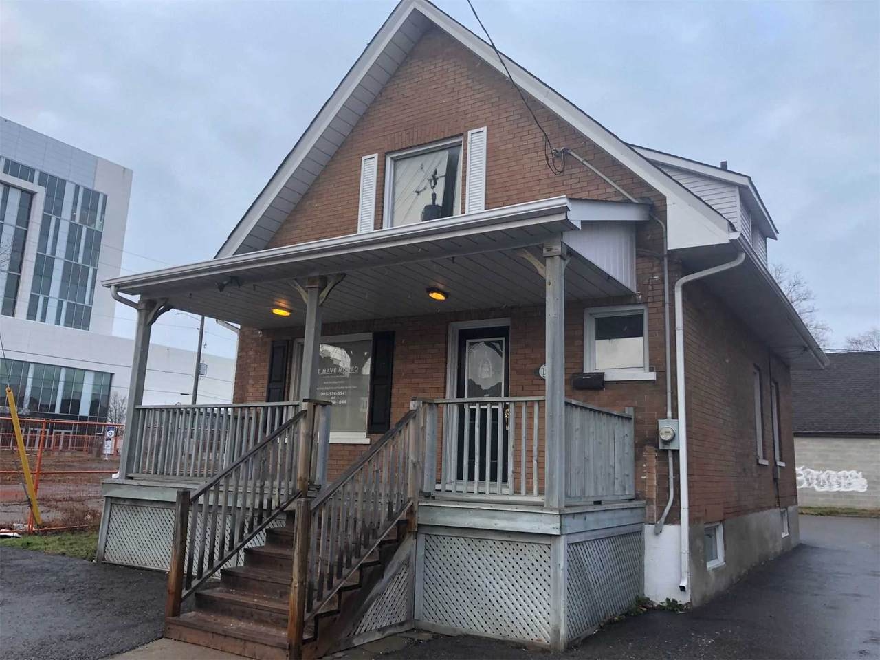196 Bond St - Photo 1