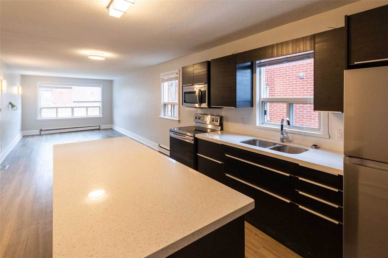383 Mary St - Photo 1