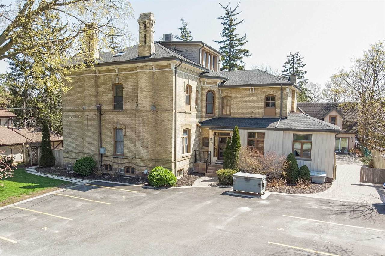 305 St. John St - Photo 1
