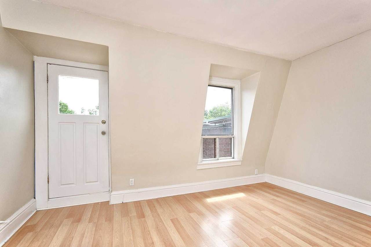 1932 Queen St - Photo 1