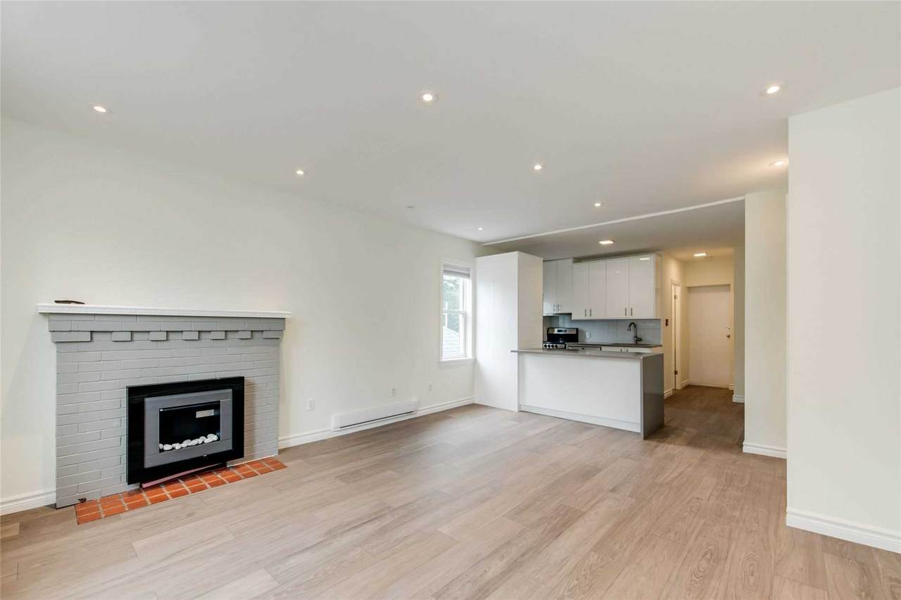 2461 Queen St - Photo 1