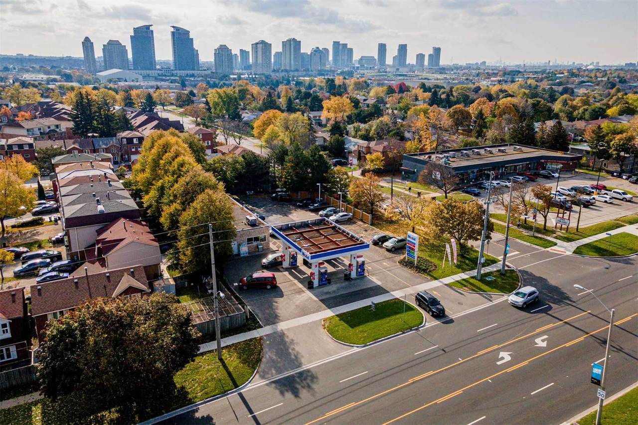 4901 Sheppard Ave - Photo 1