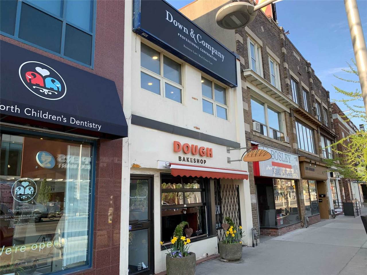 173 Danforth Ave - Photo 1