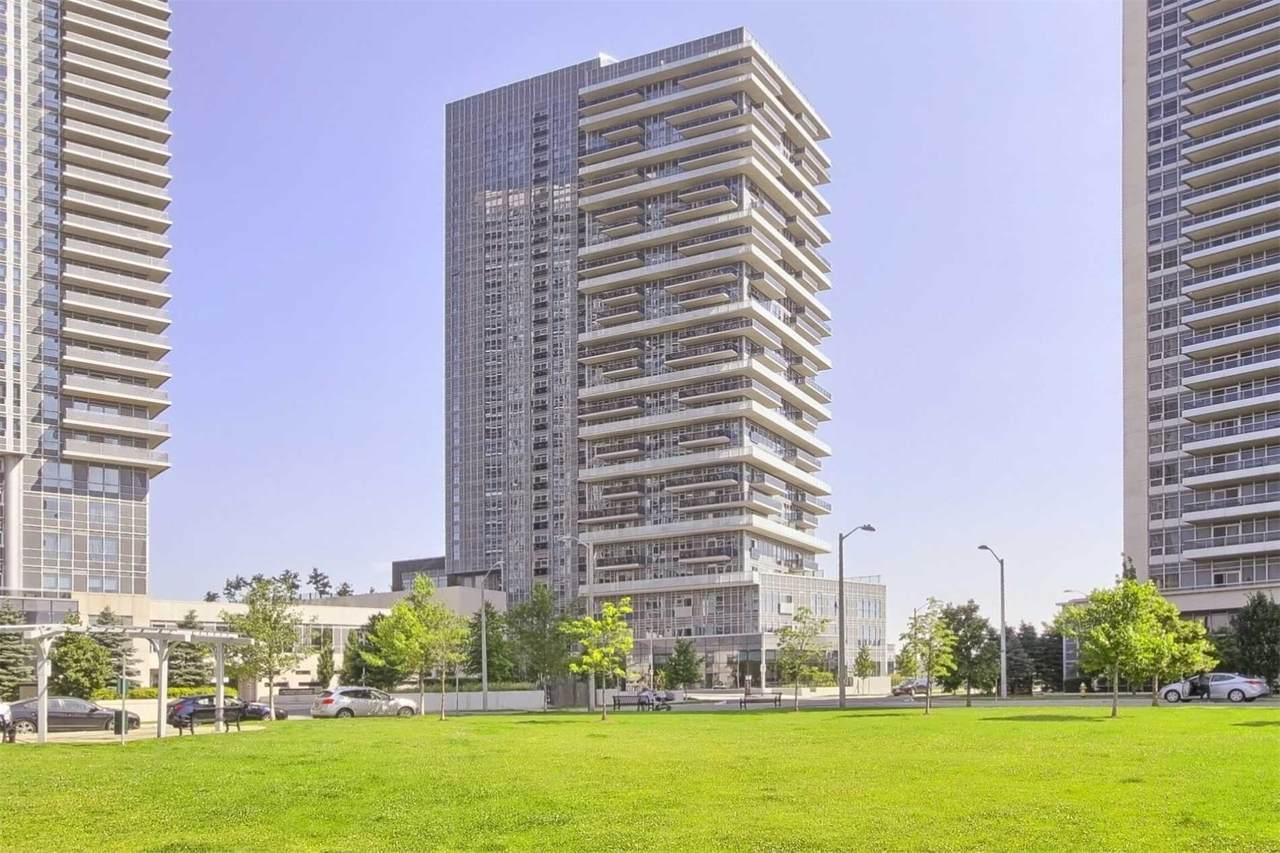 225 Village Green Sq - Photo 1
