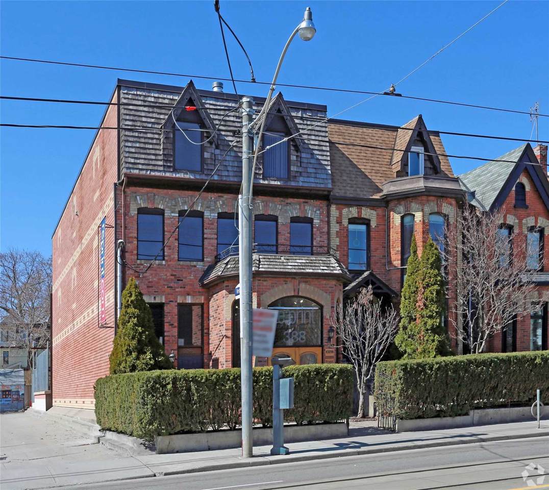 390 Parliament St - Photo 1