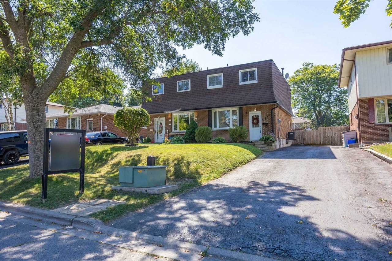412 Maplewood Dr - Photo 1