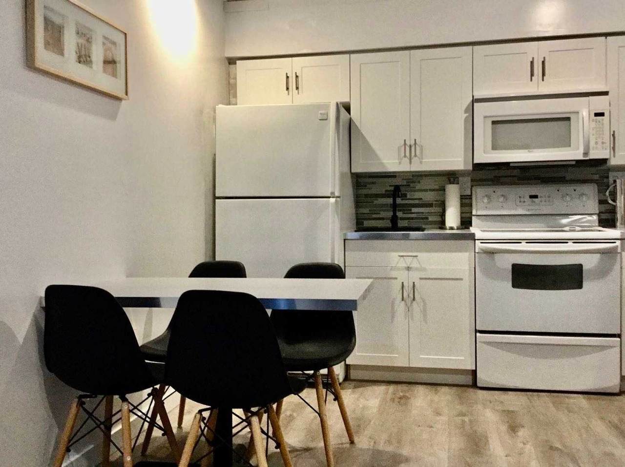 24 Simcoe St - Photo 1