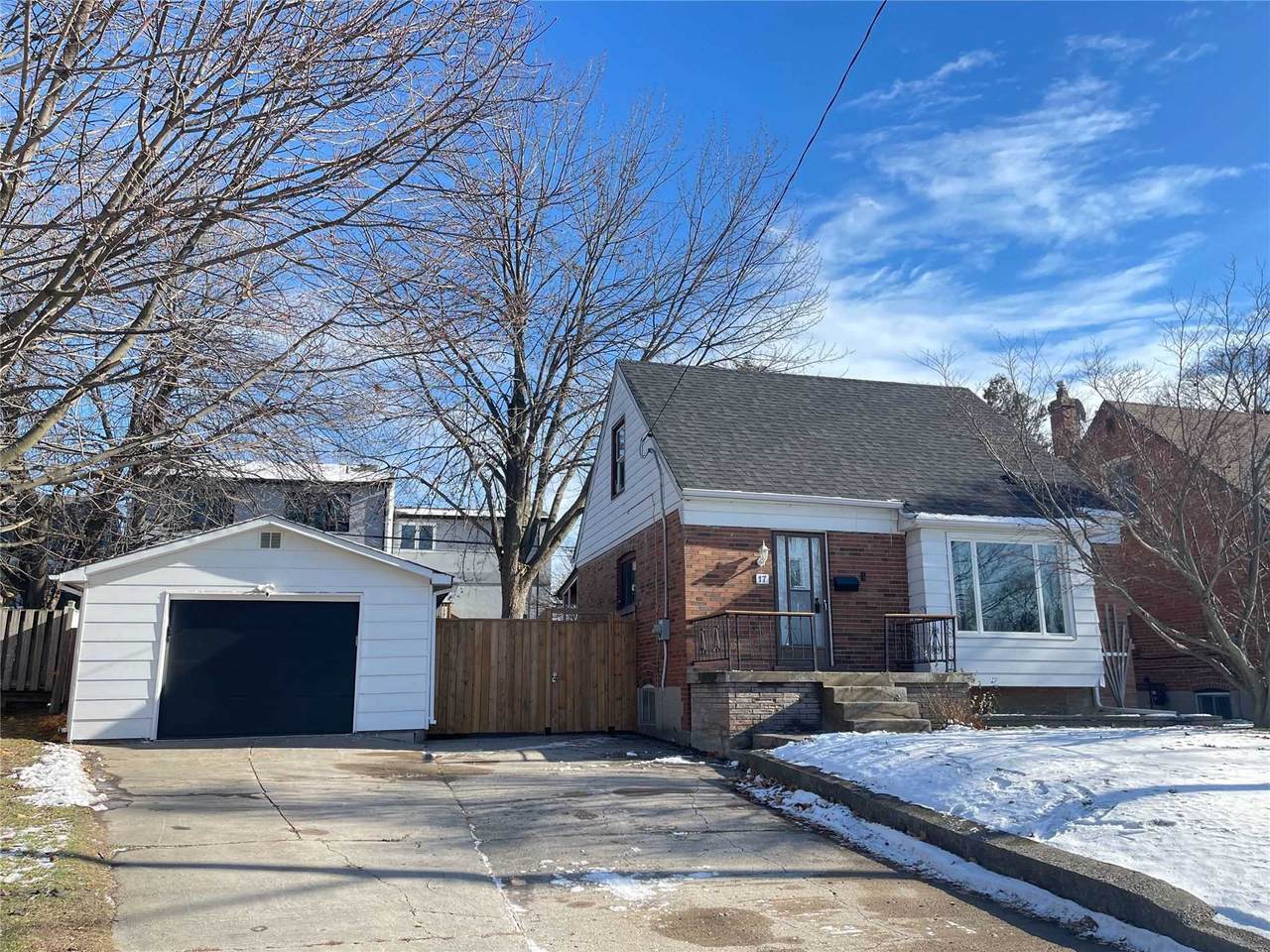 17 Compton Dr - Photo 1