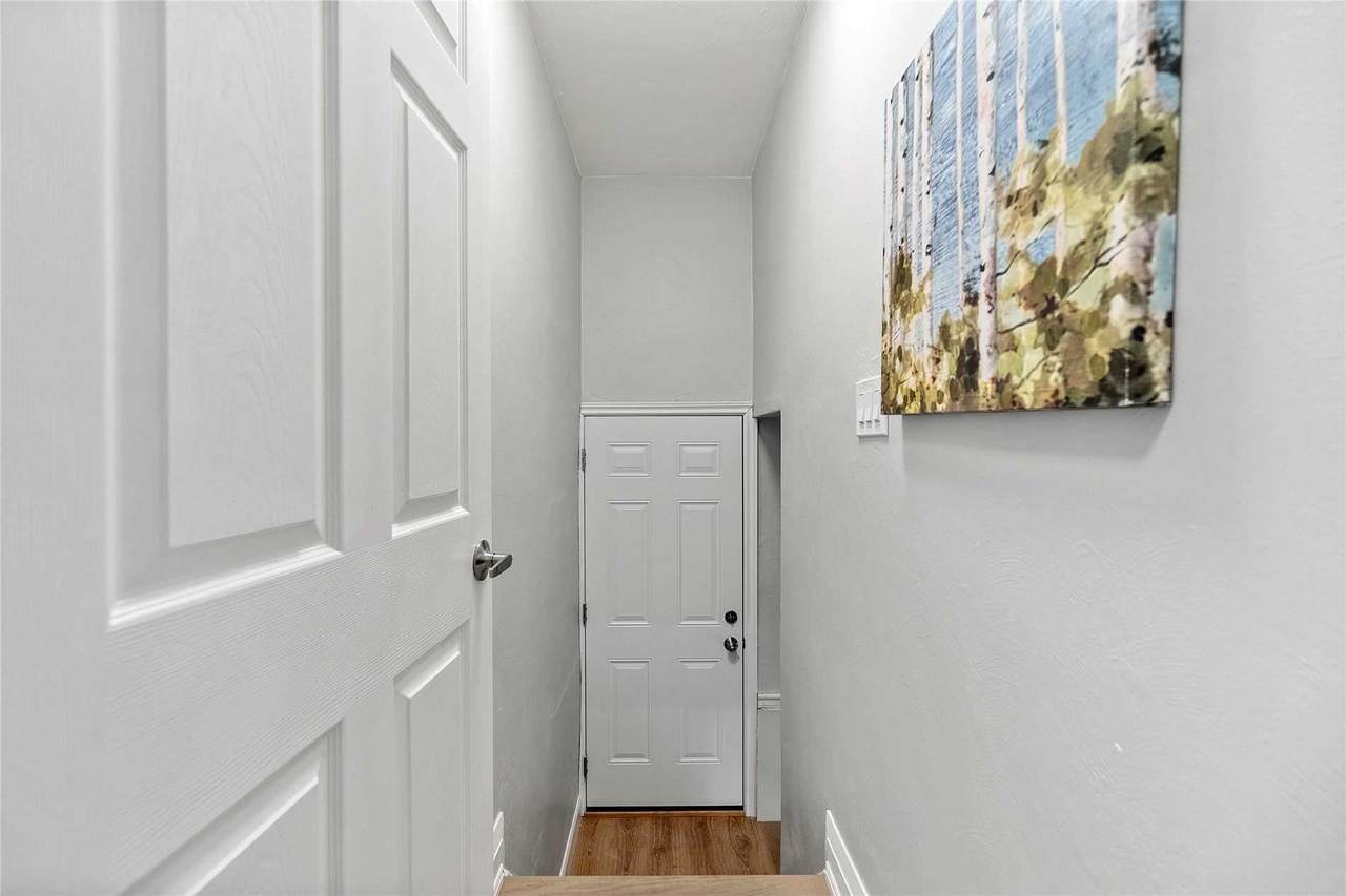 35 Archwood Cres - Photo 1
