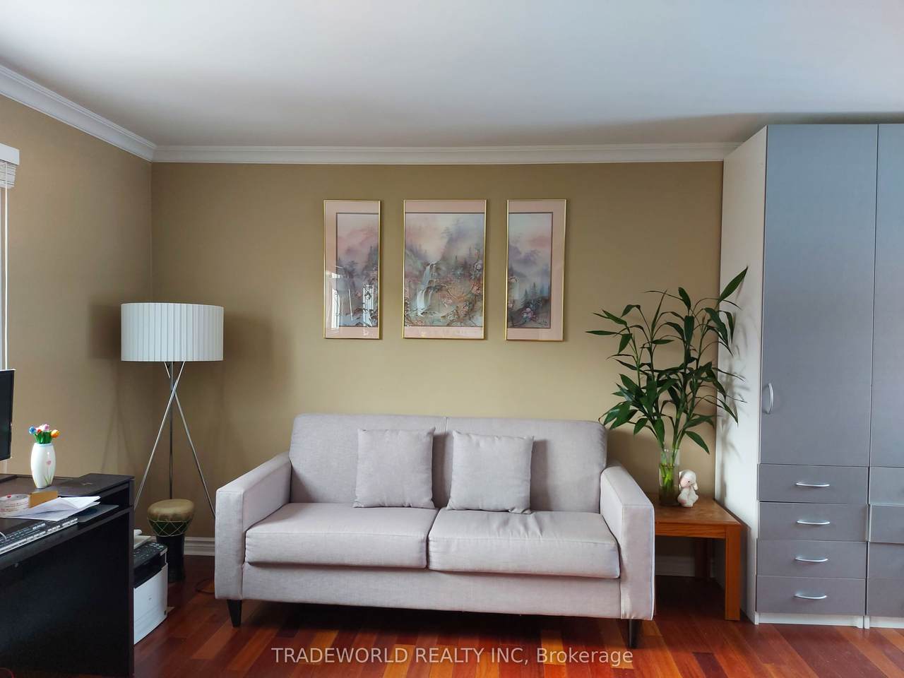 880 Leslie Valley Drive - Photo 1