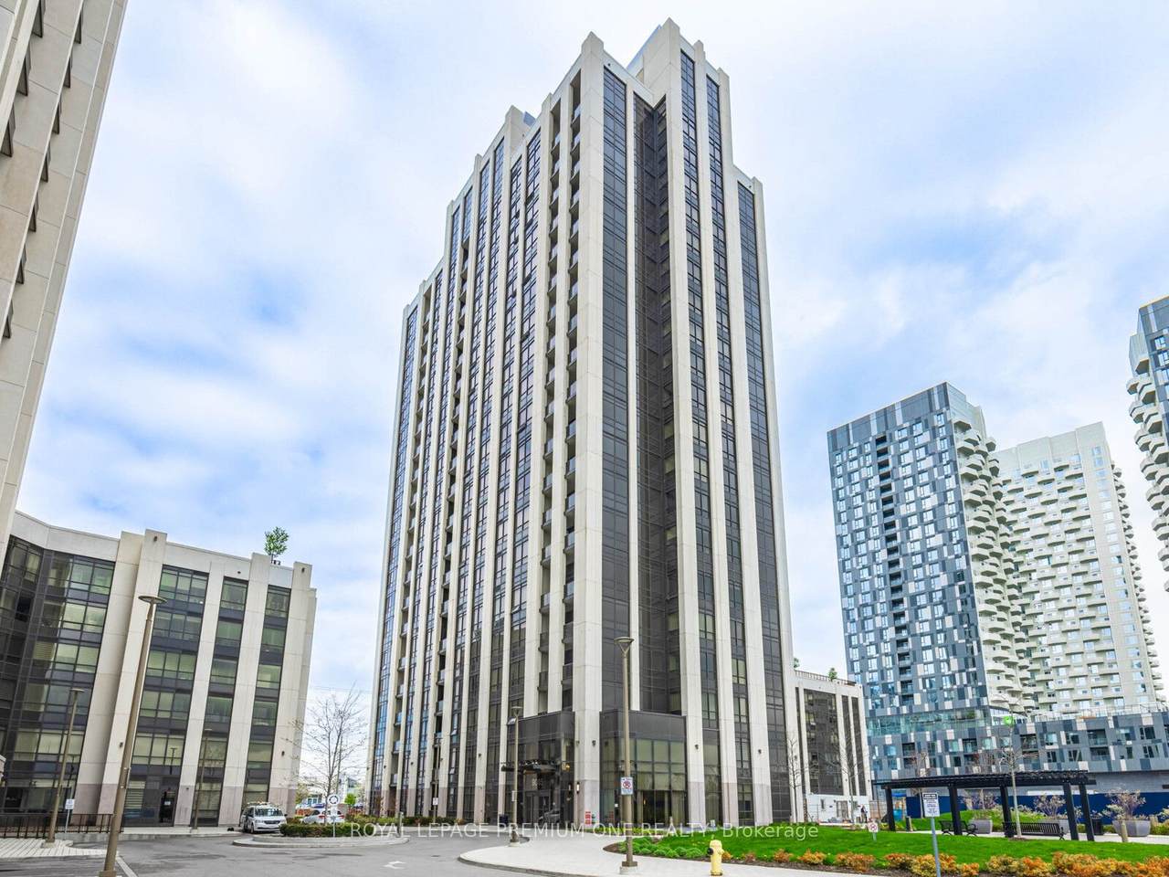 9085 Jane Street - Photo 1