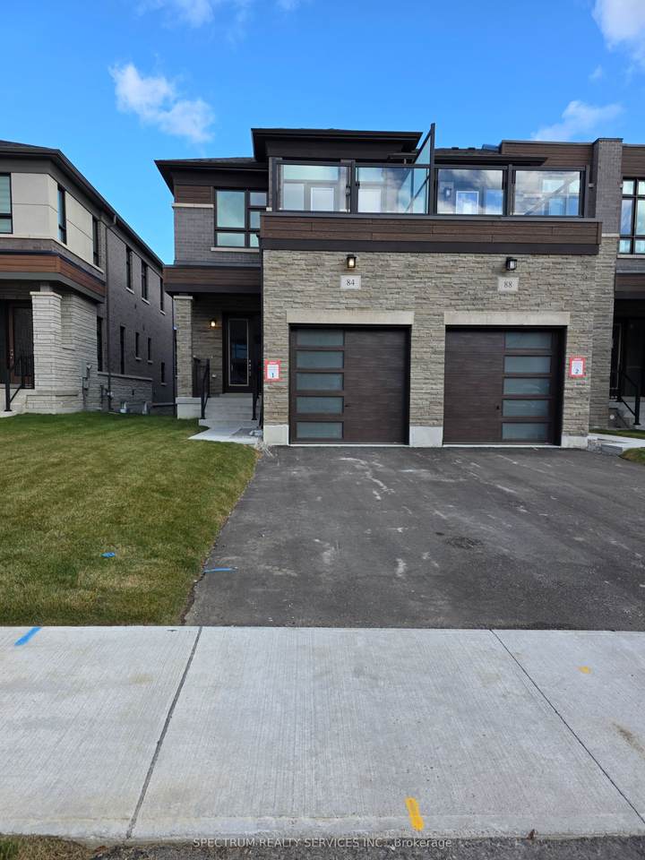 84 Adario Crescent - Photo 1