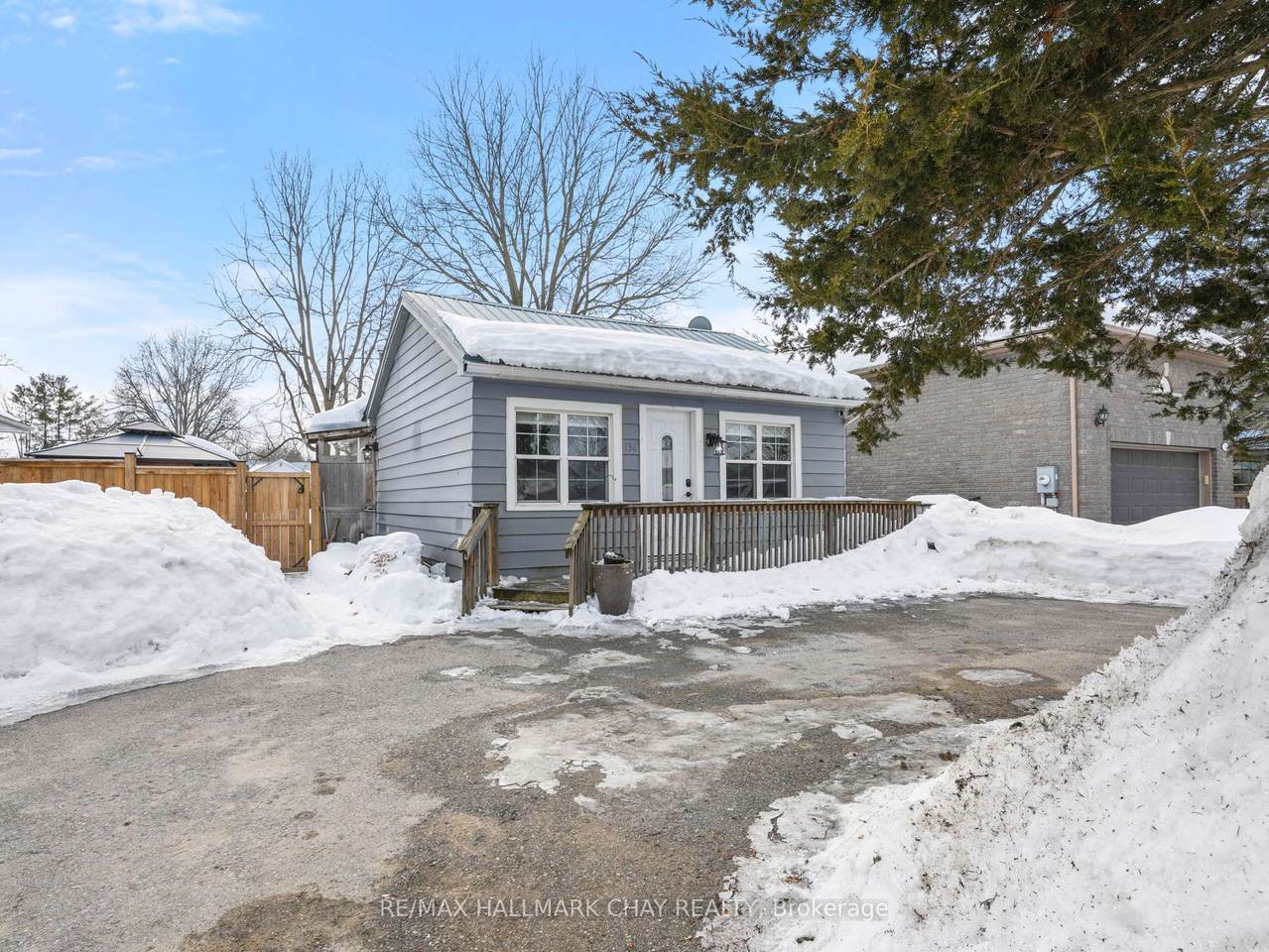 130 Simcoe Street - Photo 1