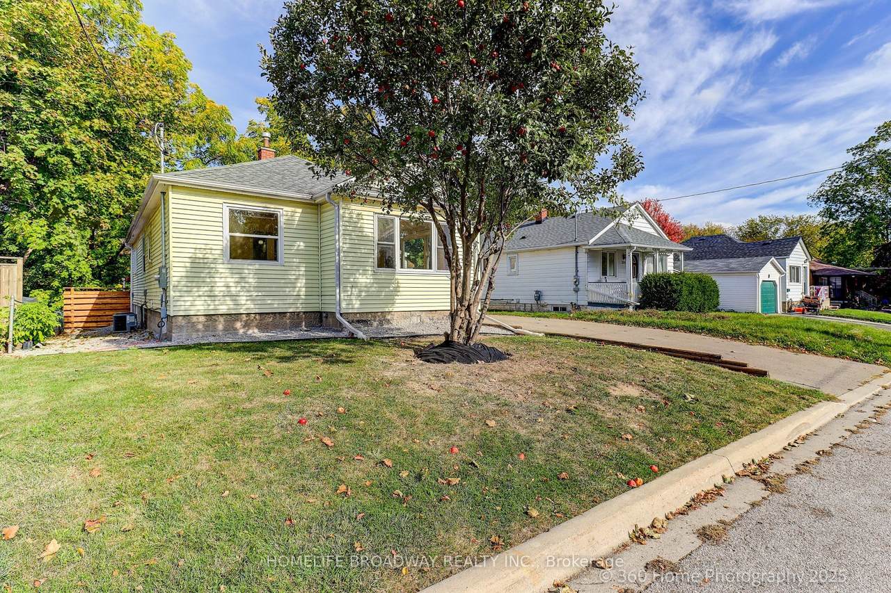 305 Andrew Street - Photo 1