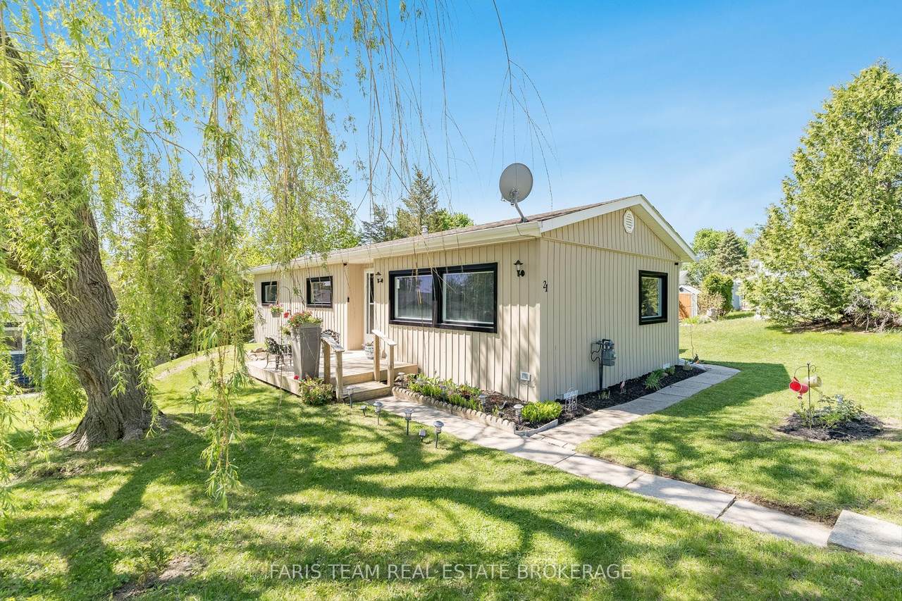 21 Hawthorne Drive - Photo 1