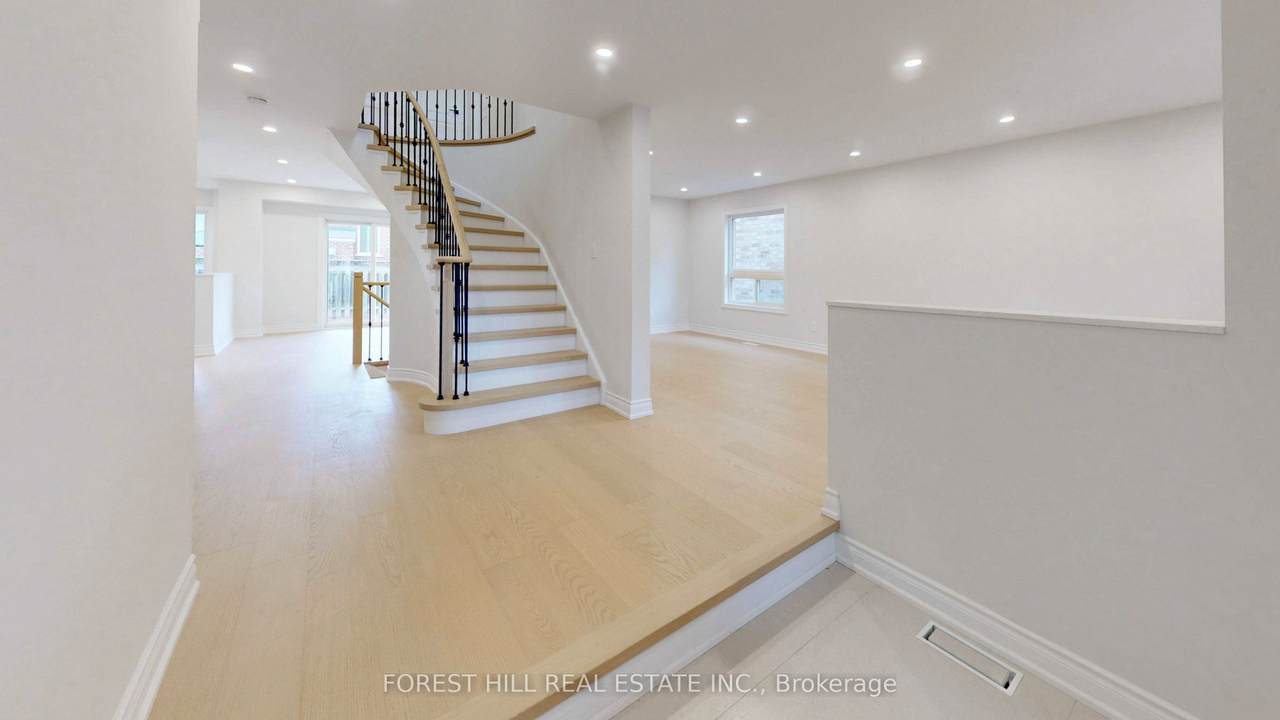 https://bt-photos.global.ssl.fastly.net/toronto/1280_boomver_1_N13009600-1.jpg