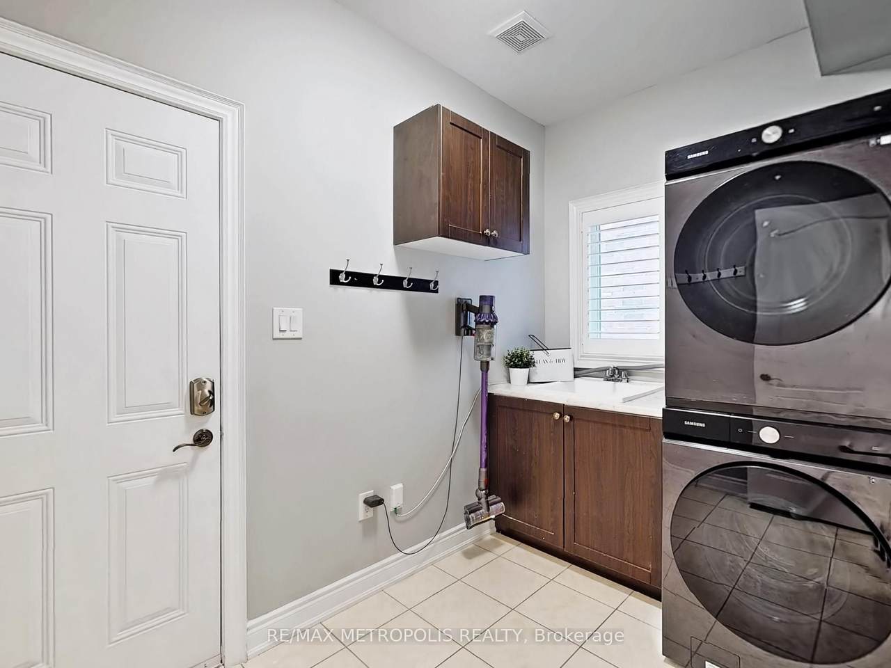 https://bt-photos.global.ssl.fastly.net/toronto/1280_boomver_1_N13014408-1.jpg