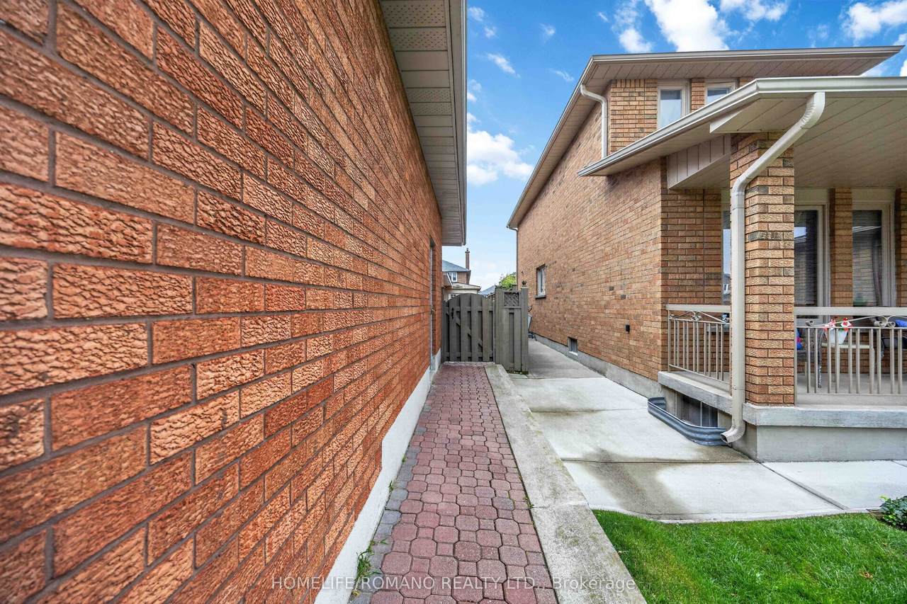 https://bt-photos.global.ssl.fastly.net/toronto/1280_boomver_1_N13597780-1.jpg