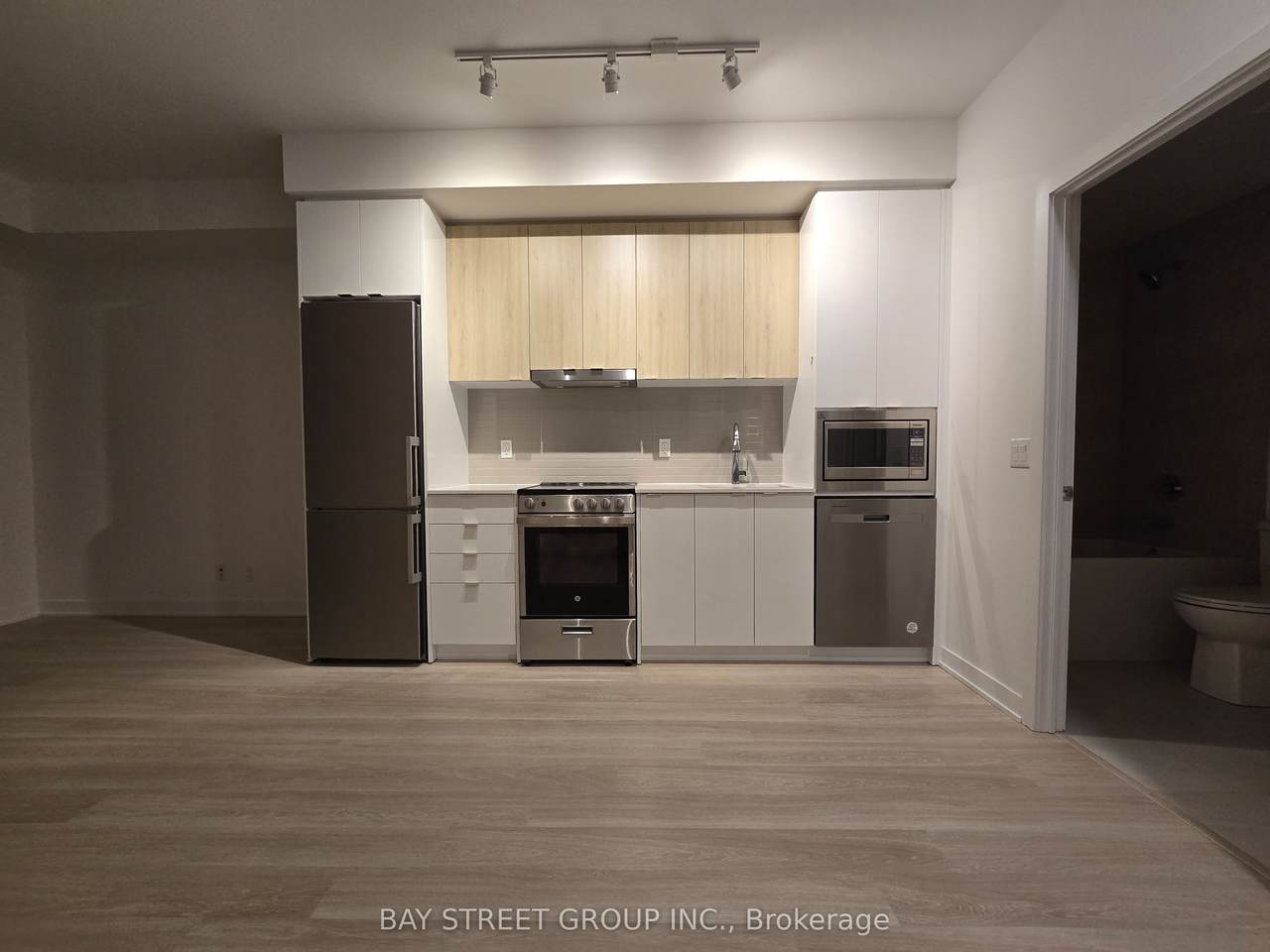 https://bt-photos.global.ssl.fastly.net/toronto/1280_boomver_1_N13611212-1.jpg