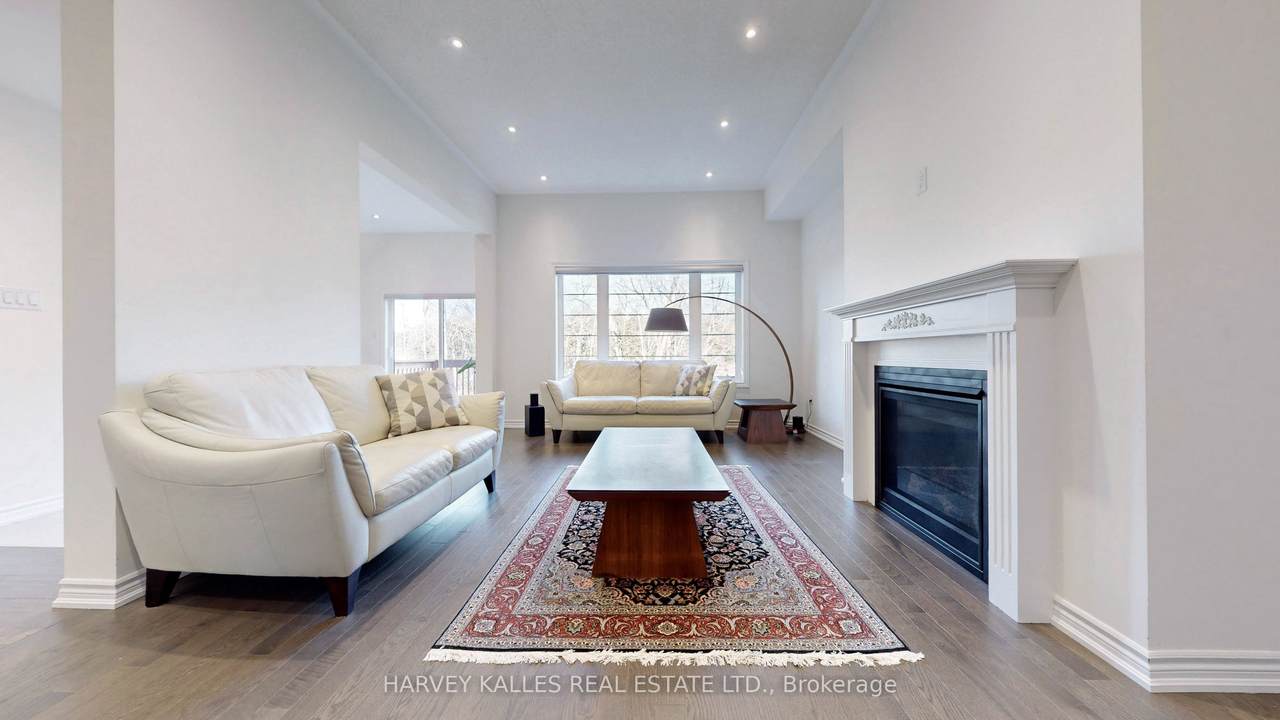 https://bt-photos.global.ssl.fastly.net/toronto/1280_boomver_1_N13611834-1.jpg