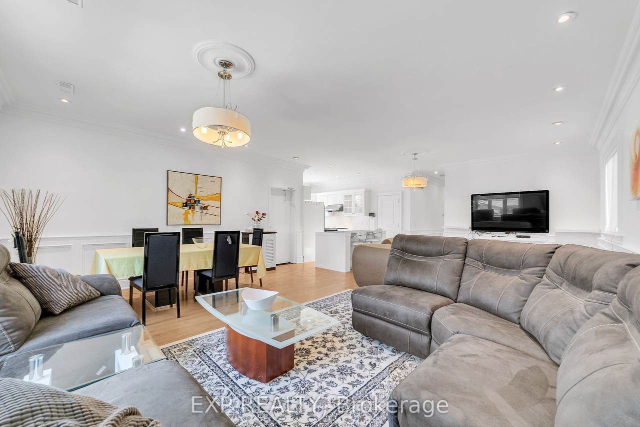 https://bt-photos.global.ssl.fastly.net/toronto/1280_boomver_1_N13623028-1.jpg