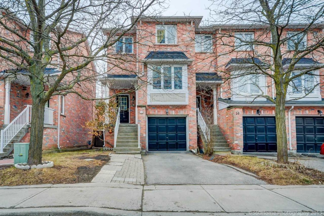 40 Vanity Cres - Photo 1