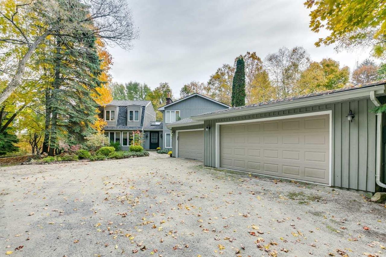 14925 Jane St - Photo 1