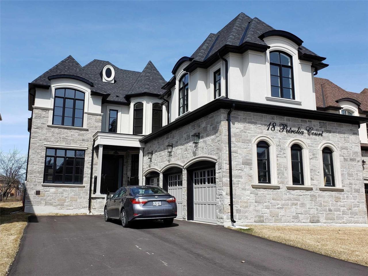 18 Petrolia Crt - Photo 1