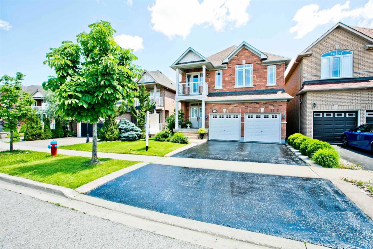 21 Lacona Cres - Photo 1