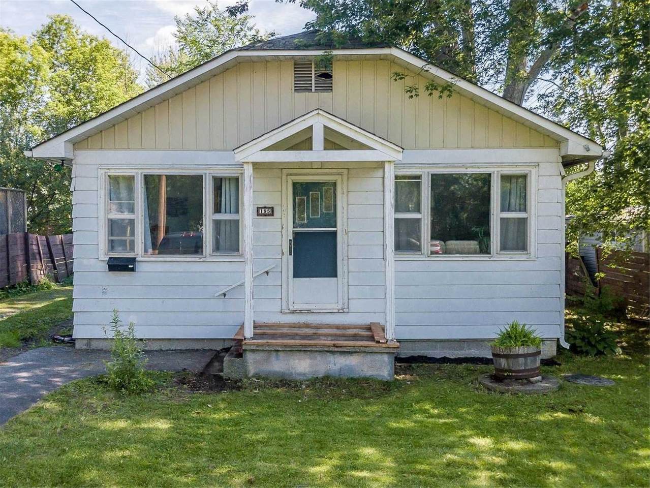 195 Spring Rd - Photo 1