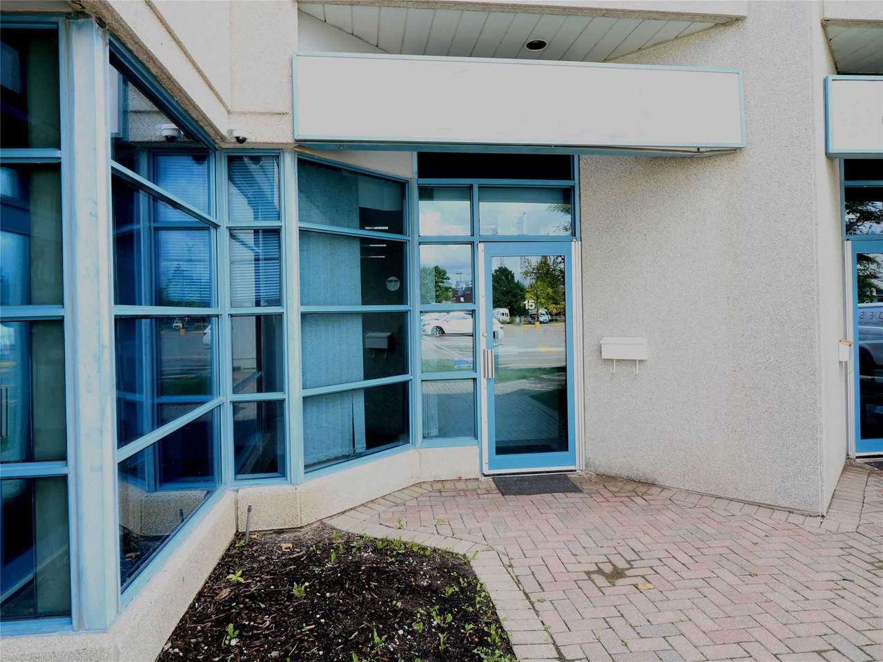 145 Royal Crest Crt - Photo 1