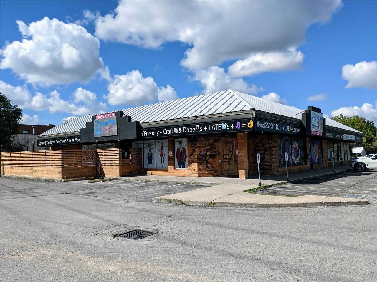 9218 Yonge St - Photo 1