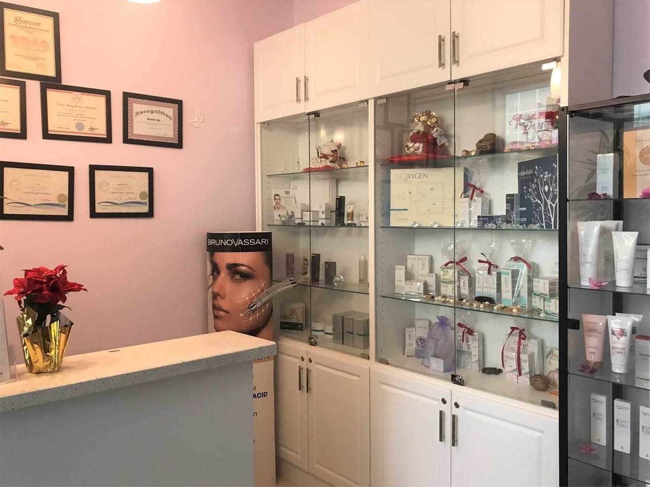 28 South Unionville Ave - Photo 1
