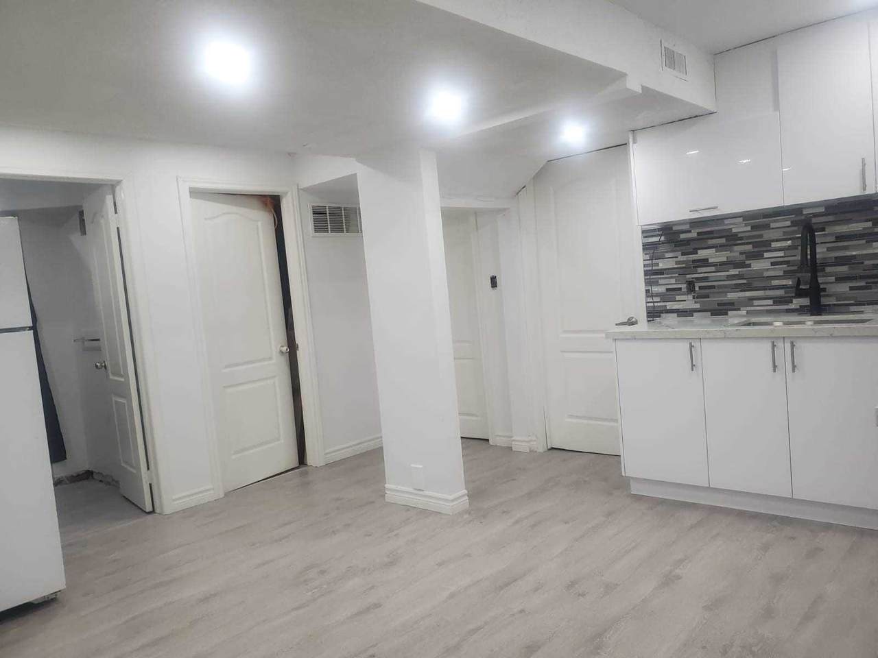 36 Zafarullah Khan Cres - Photo 1