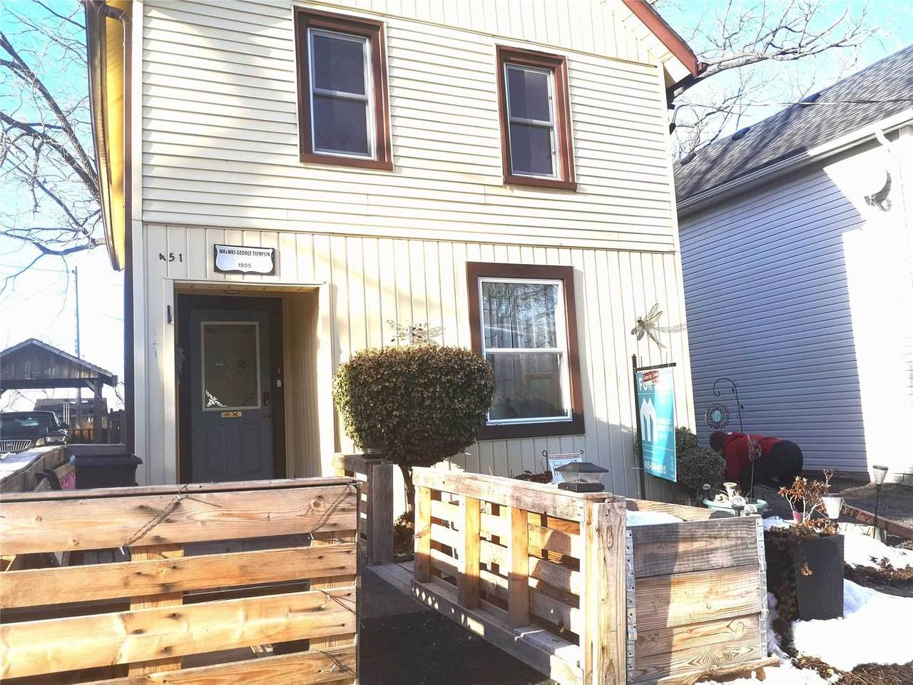 451 Ontario St - Photo 1