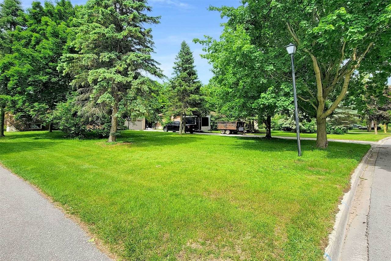 10 Amberglen Crt - Photo 1