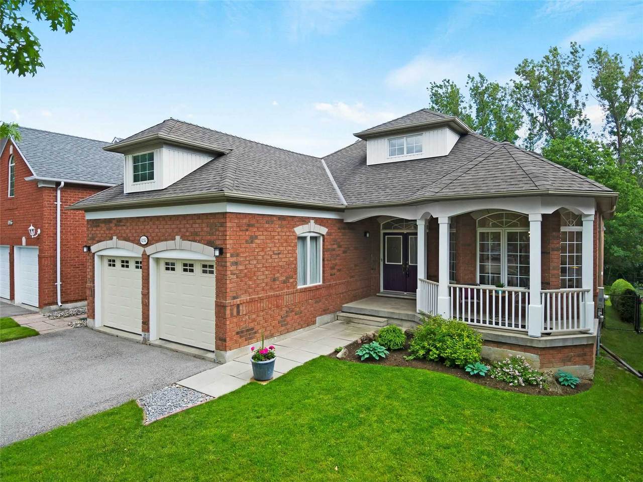 1052 Broughton Lane - Photo 1
