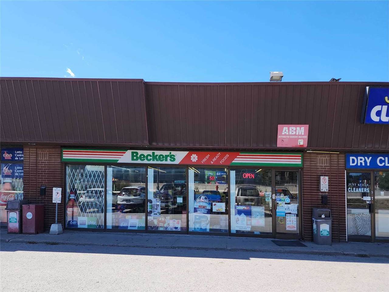 8950 Yonge St - Photo 1