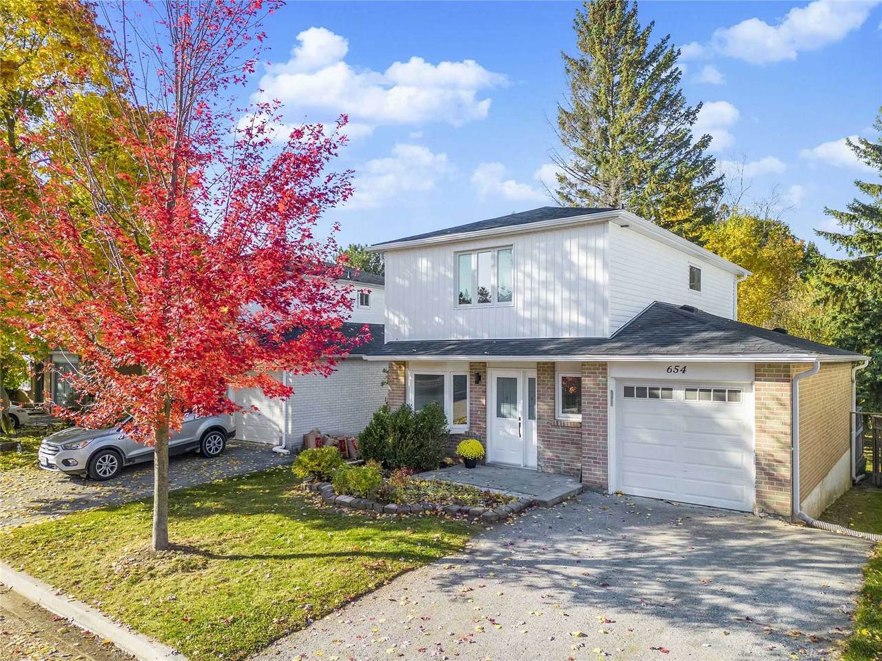654 Irwin Cres - Photo 1