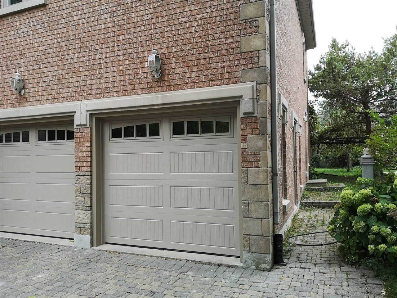 15 Wendover Crt - Photo 1