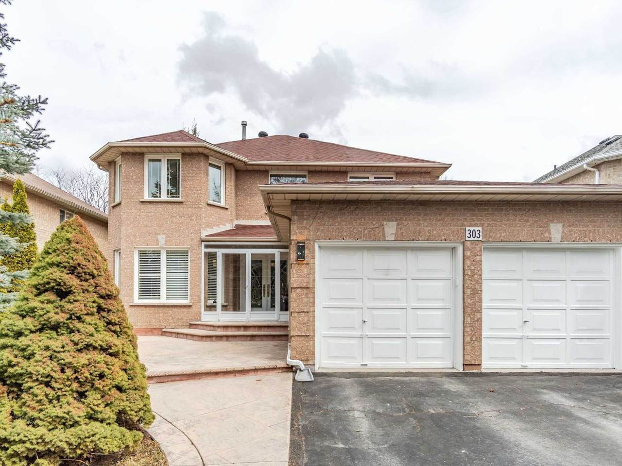 303 Rhodes Circ - Photo 1