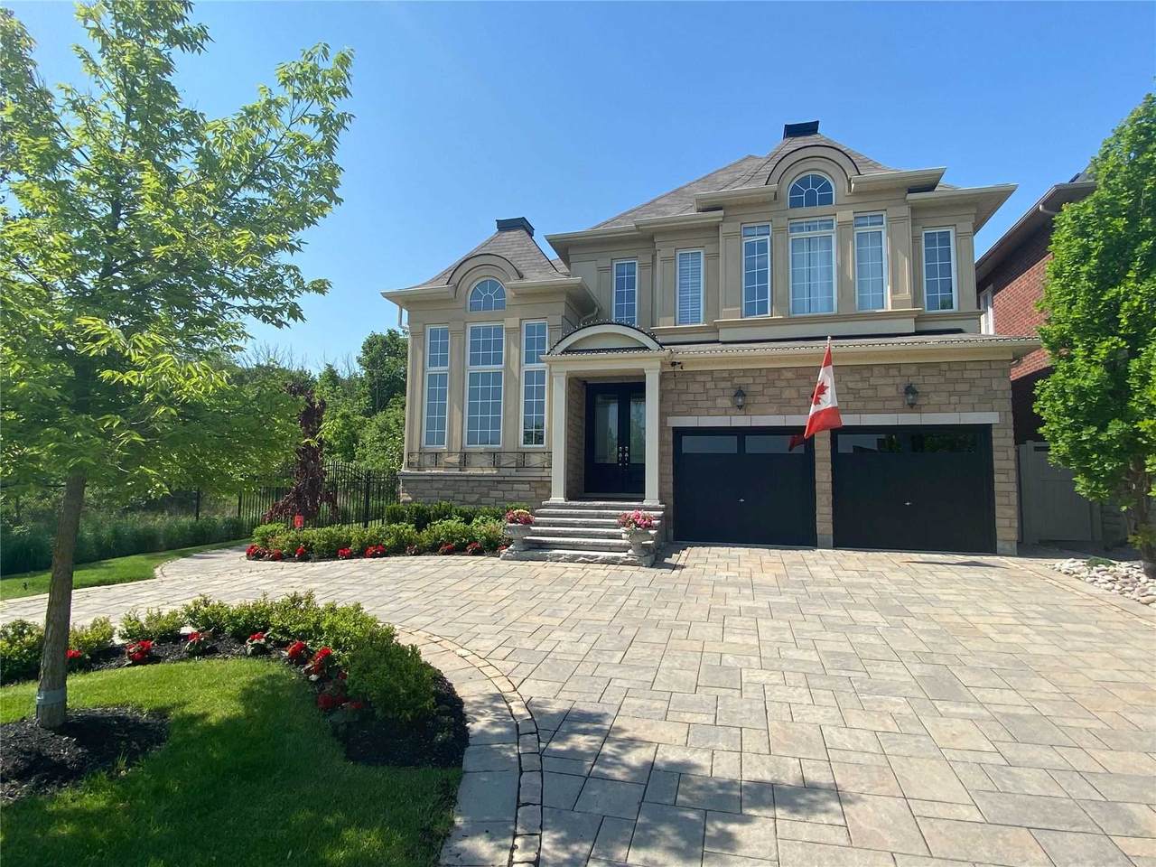 96 Heintzman Cres - Photo 1